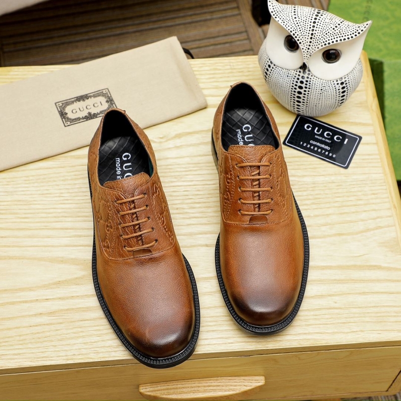 G*u*i leather shoes